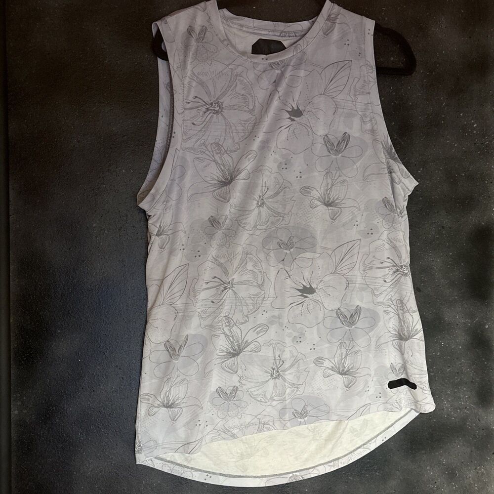 UNDER ARMOUR Unstoppable Muscle Floral Tank  Size XL Workout Gym Walking Summer